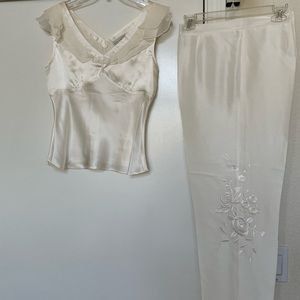 Silk pantsuit size 6, excellent condition